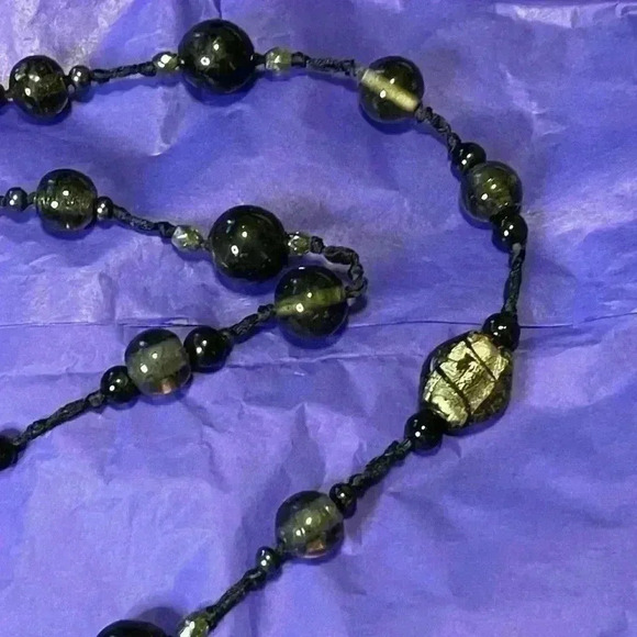 Glass bead necklace - Picture 3 of 3